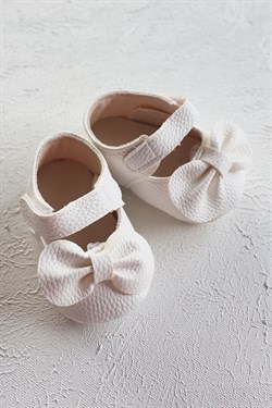 Beyaz Renkli Fiyonklu Bebek Babet Makosen Ayakkabı
