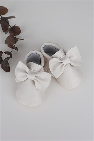 Beyaz Renkli Fiyonklu Bebek Makosen Ayakkabı