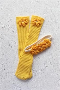 Sarı Renkli El Örgüsü Bebek Çiçek Saç Bandı ve Çorap Takımı